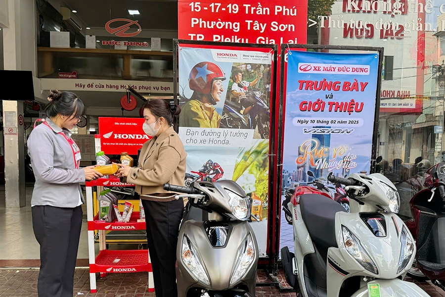 Trưng bày sản phẩm dầu nhớt Pro Honda